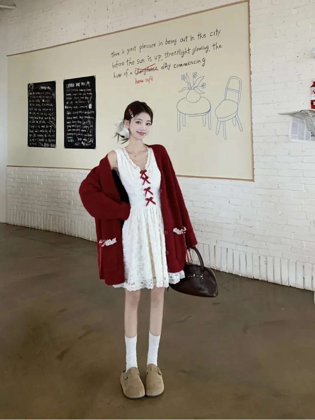 

Красный вязаный свитер и кружевной комплект из двух предметов для женщин: модный весенний ансамбль для повседневной носки и офиса, большие размеры