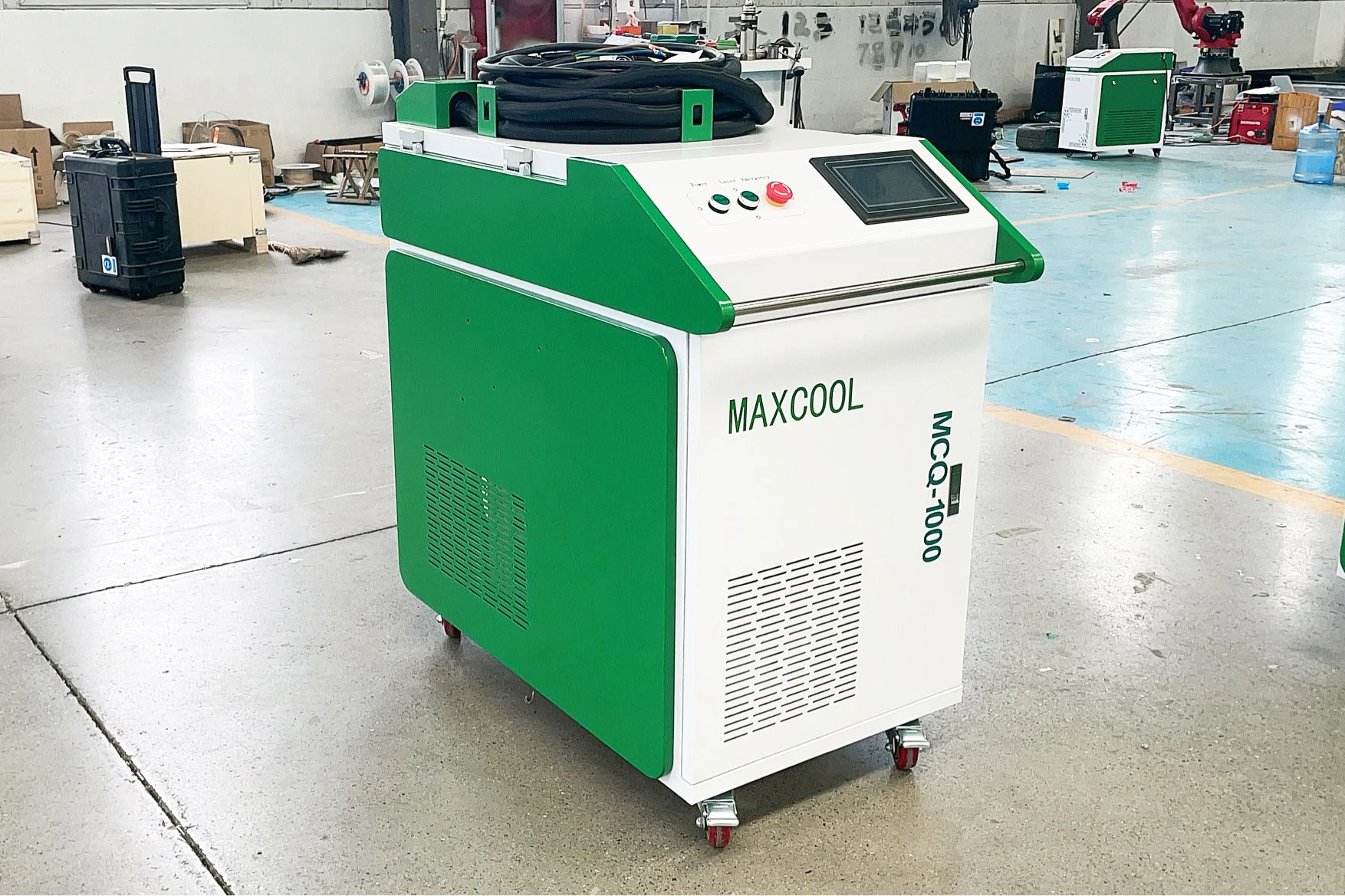 Water Cool Stable 1kw 300W 500W Pulse Fiber Laser Cleaning Machine Rust Remover Portable Laser Cleaner