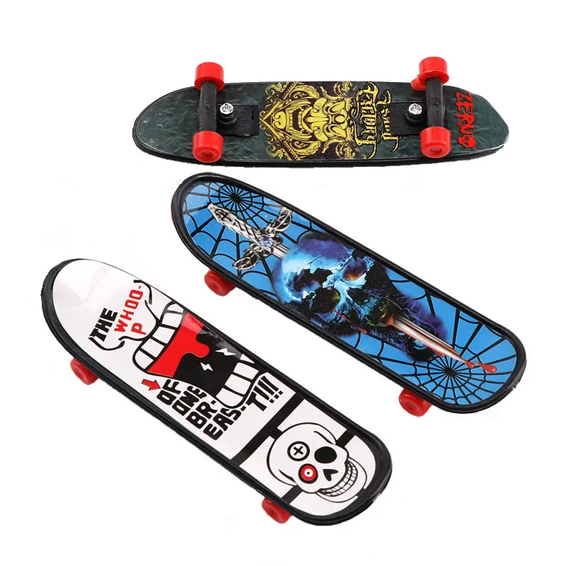 20Pcs Cartoon Skull Finger Skateboard Game Toy for Kids Birthday Party Favors Halloween Pinata Fillers Guest Gifts School Prizes