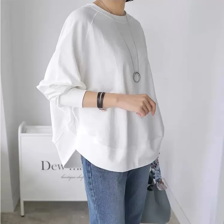 

SuperAen 2024 Spring Loose Round Neck Pullover Tshirt for Women Loose Casual Black Bat Sleeve T-shirt