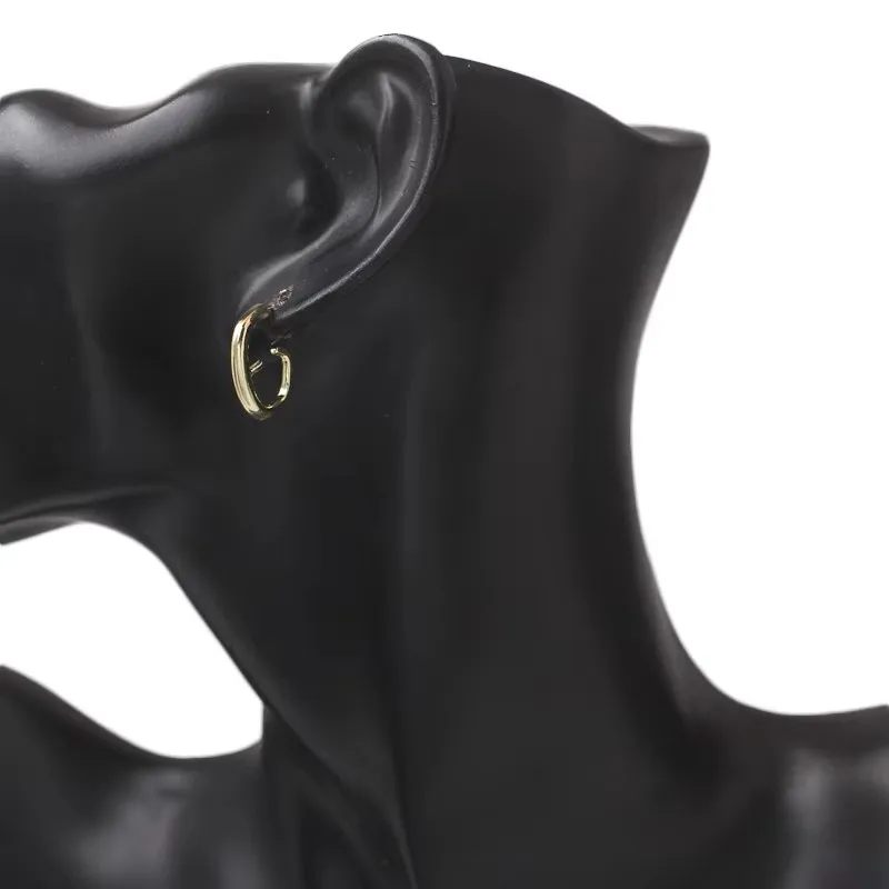 جديد شيك G-رسالة المرأة وأقراط الذهب اللون المعادن هندسية بيان تصميم فريد أقراط غير عادية للنساء 2026 جديد