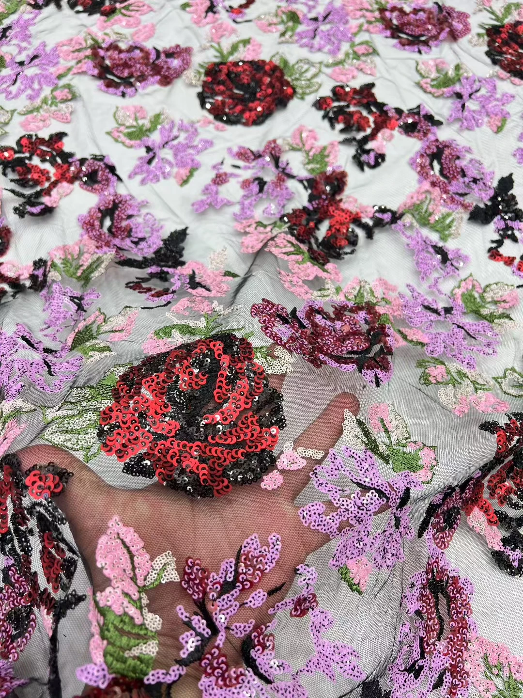 2025最新のクラシックな優れた品質のエレガントな刺繍ヘビーシークインチュールレース生地結婚式のイブニングドレスNN6852_E