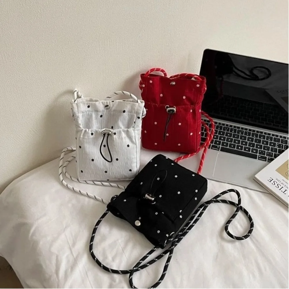 

Новая легкая сумка через плечо, корейская версия, сумка для сообщений с цветочным принтом, однотонная женская сумка для телефона