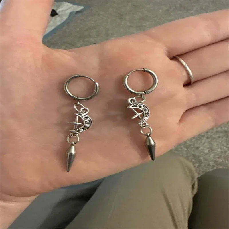 أقراط سبايك، أقراط القمر/النجمة، أقراط فاسق، أقراط قوطية، مجوهرات قوطية، أقراط هوجي، إيمو، بديل، أقراط سماوية