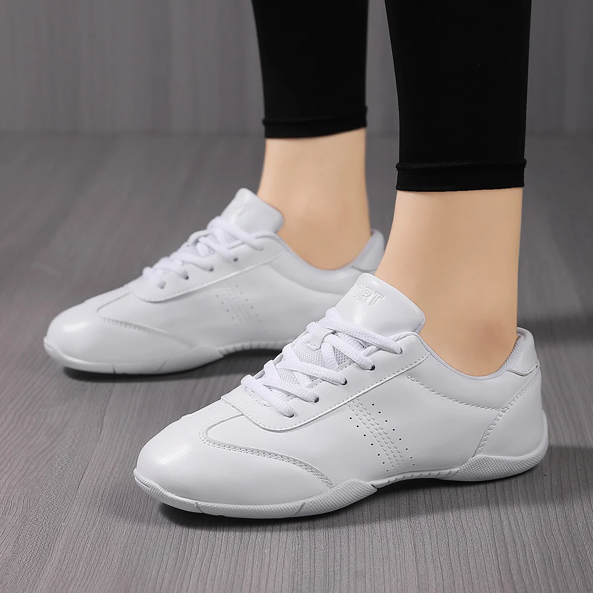 

2022 Hot brand women's white competitive aerobics shoes flat heel soft bottom breathable gym shoes