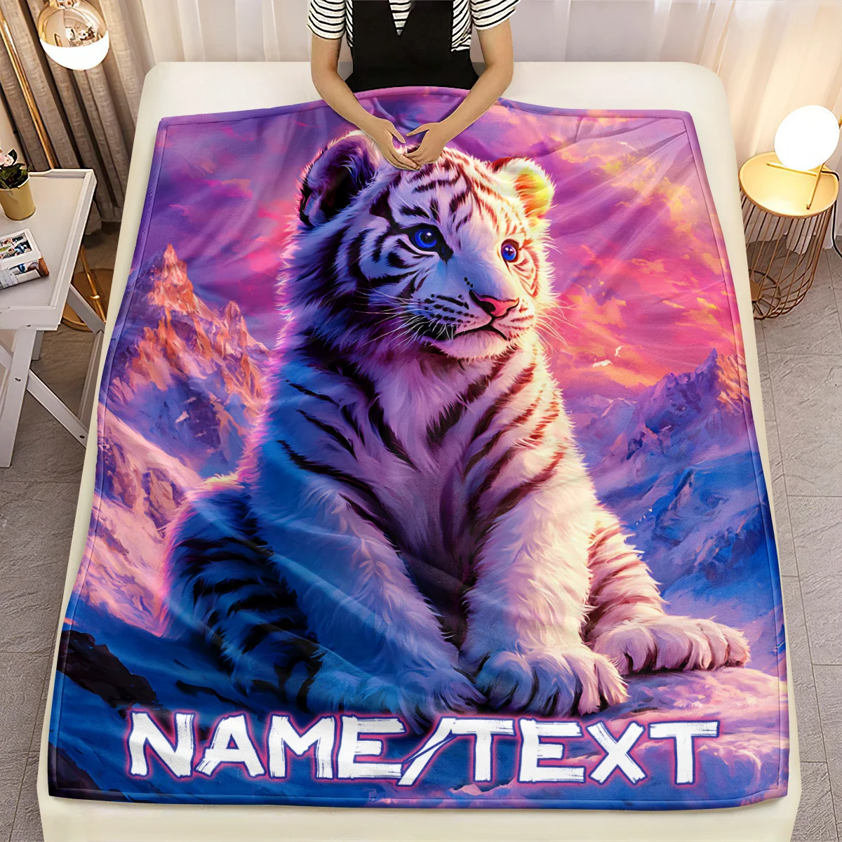 Die personalisierte weiße Tiger-Flanelldecke ist weich, warm und leicht, geeignet für Schlafsofas, Reisen und Camping