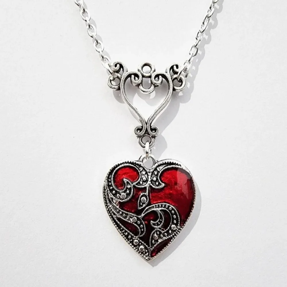 Gothic Victoria Sliver Color Heart-shaped Red Drip Glaze Pendant Necklace for Women Men Hallowmas Party Jewelry Accessories Gift