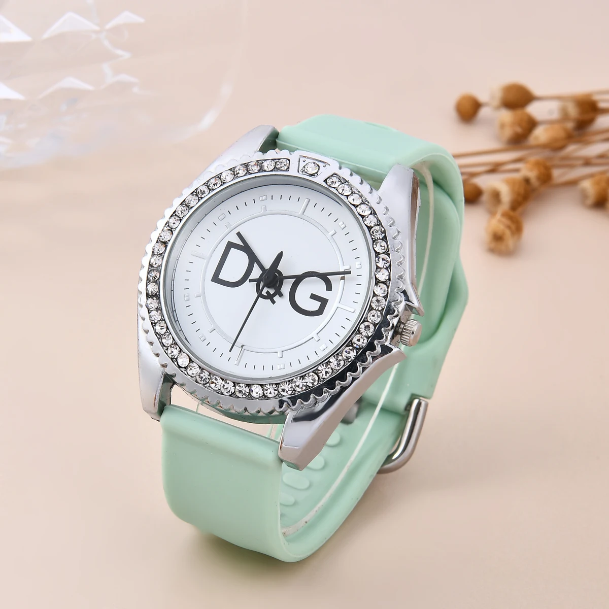 Cross border New Fashion Leisure Sports Clear Candy Color Silicone Female Student Quartz Watch Manufacturer in Stock