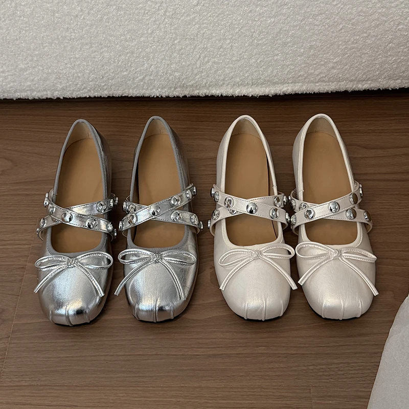 Zapatos planos Mary Jane con lazo para mujer, estilo dulce, con remaches plateados y correa cruzada, tipo ballet, suela suave, para uso diario y vestir.