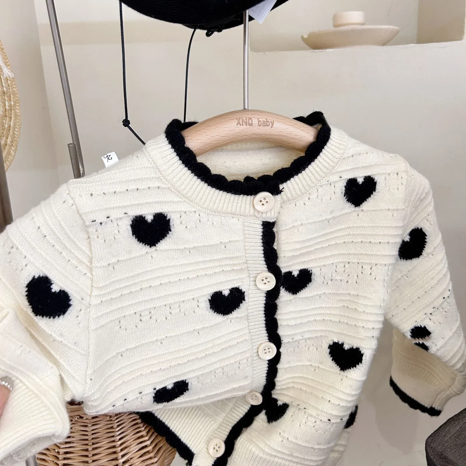 Mother Daughter Heart Embroidery Sweaters 2024 New Mon Children Beige Cardigan Family Matching Outfit Autumn Winter Clothing