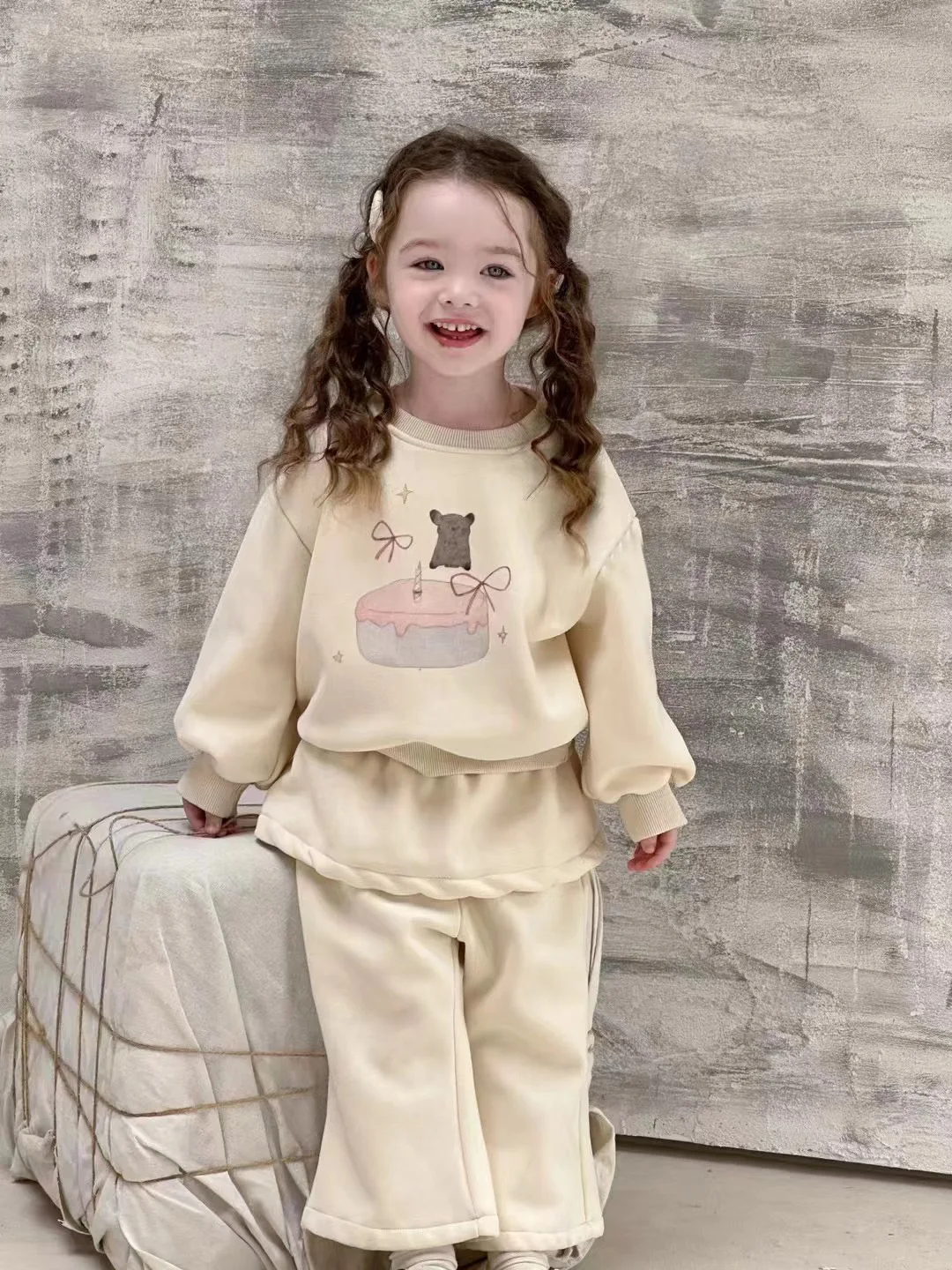 2024 Winter New Children Fleece Sweatshirt Set Plus Velvet Thick Baby Girls Fart Curtain Flared Pants 2pcs Suit Kids Outfits