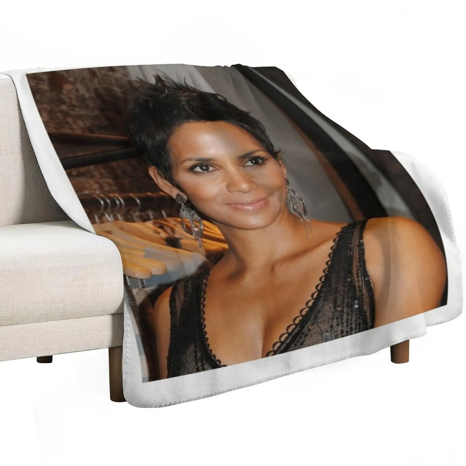 

Halle Berry Throw Blanket Beautifuls Luxury Throw Blankets For Bed Plaid on the sofa Blankets