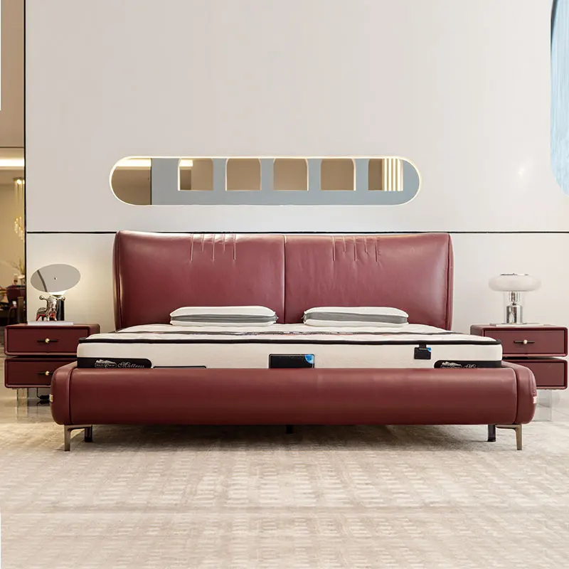 

Красная двуспальная кровать в итальянском минималистичном стиле из кожи*