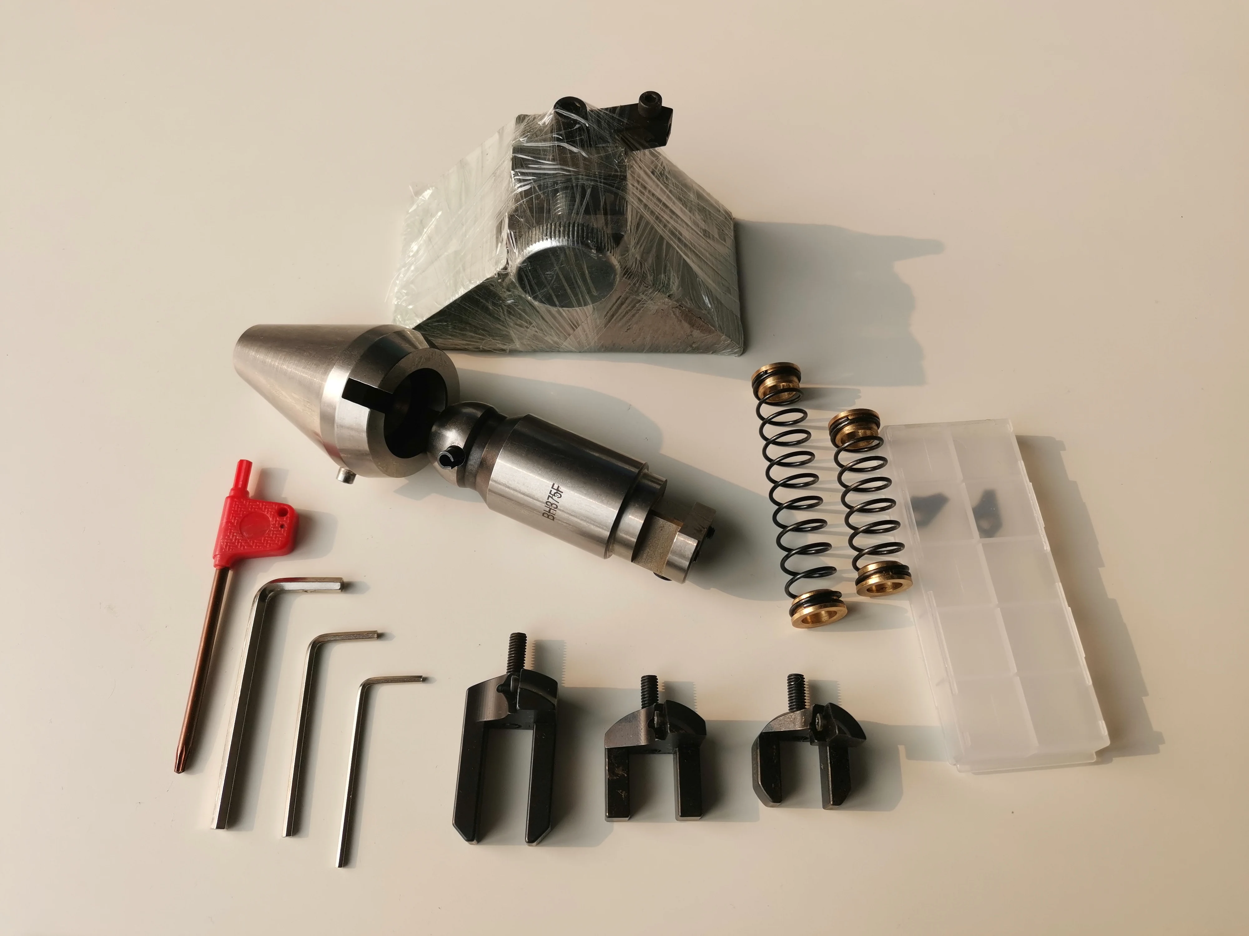 BH375F SERDI NEWEN 9.52 Shank Carbide Valve Guide Pilot Bounce Spring Level 45 30 Degree Cutter Blade 2000 2001 2002 Tip Holder