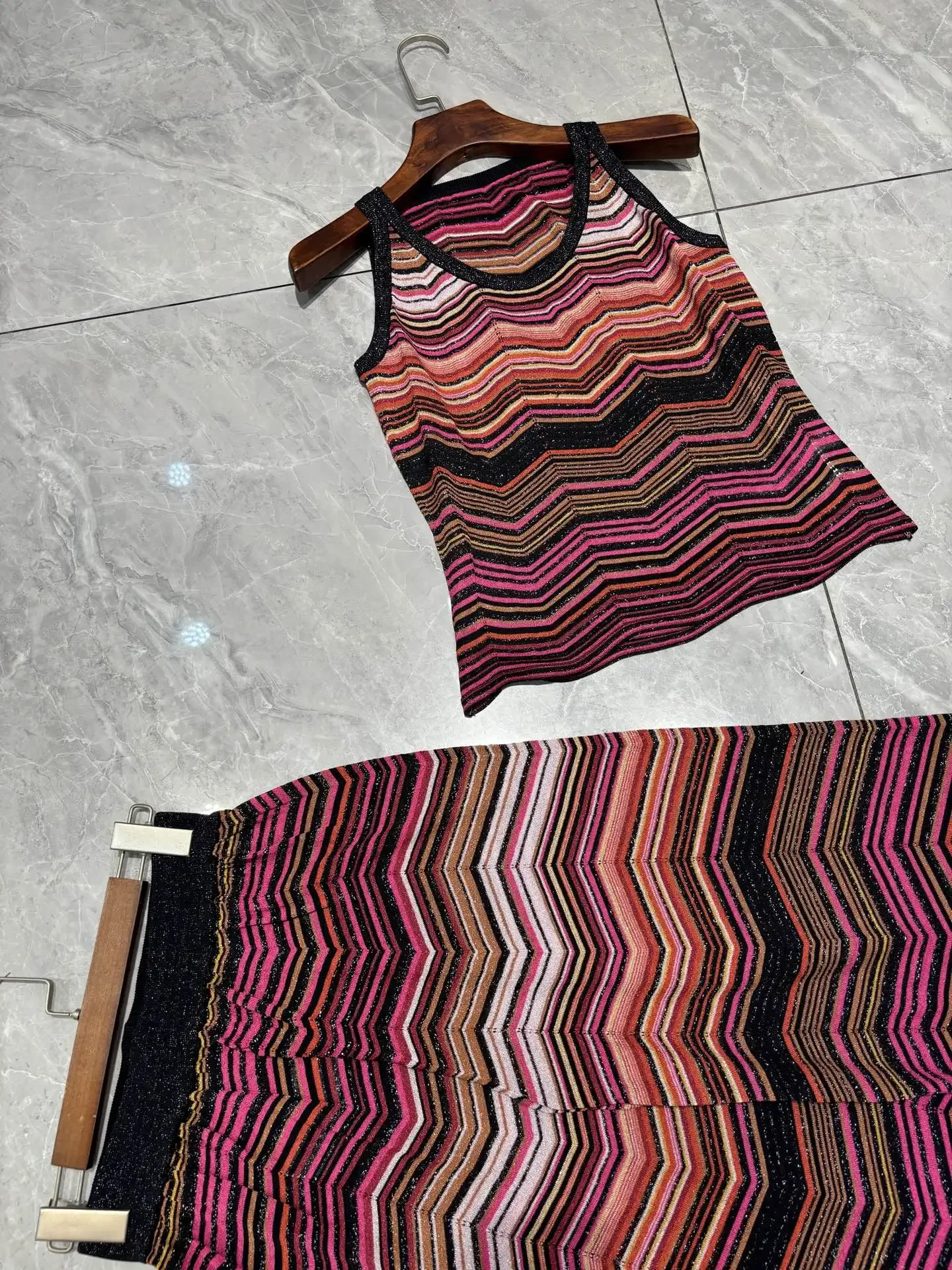 

Summer Women Sequins Striped Set Round Neck Sleeveless Vest Top + Elastic Waist Wide Leg Pants Fashion Slim Knitted Suits