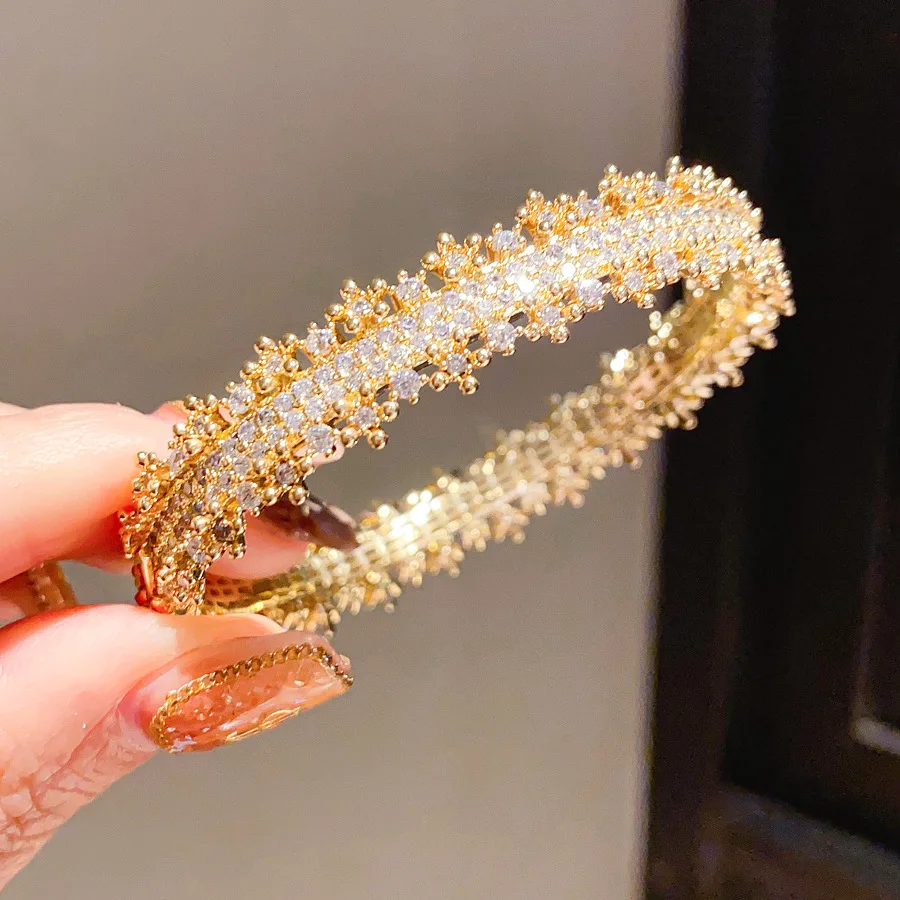 18k Real Gold Electroplated Zircon Flower Clasp Bracelet Retro Versatile Wristband Light Luxury High-end Touch Women's Jewelry