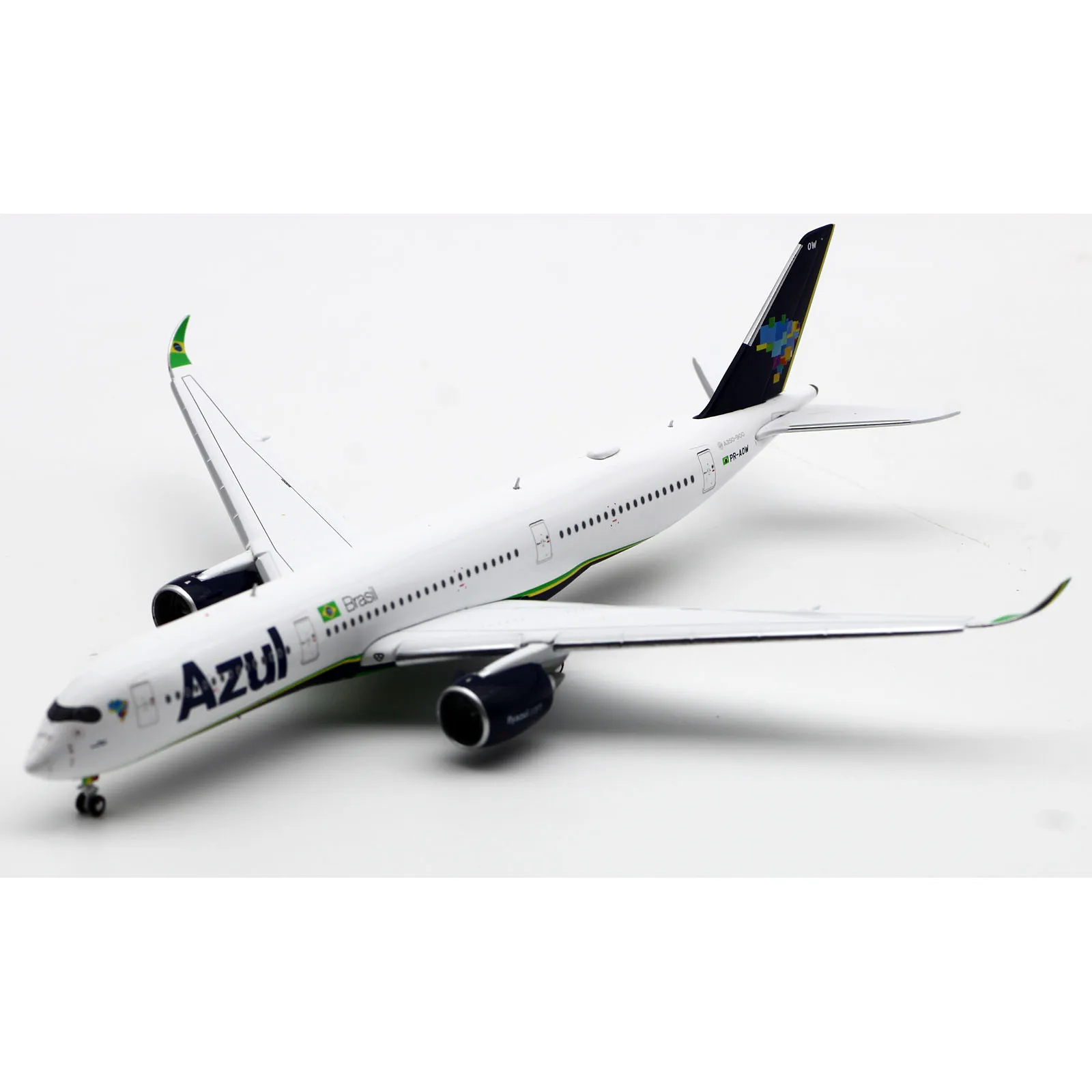 Lh4323a合金収集可能な飛行機ギフトjcの翼1:400 azul resimpairbus A350-900XWB diyキャスト航空機モデルPR-AOYフラップダウン