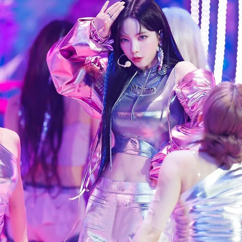 Nuovo cantante coreana Concerto Abiti da ballo jazz Top corto sexy a maniche lunghe Pantaloncini slim Gruppo da donna Kpop Abiti per spettacoli teatrali