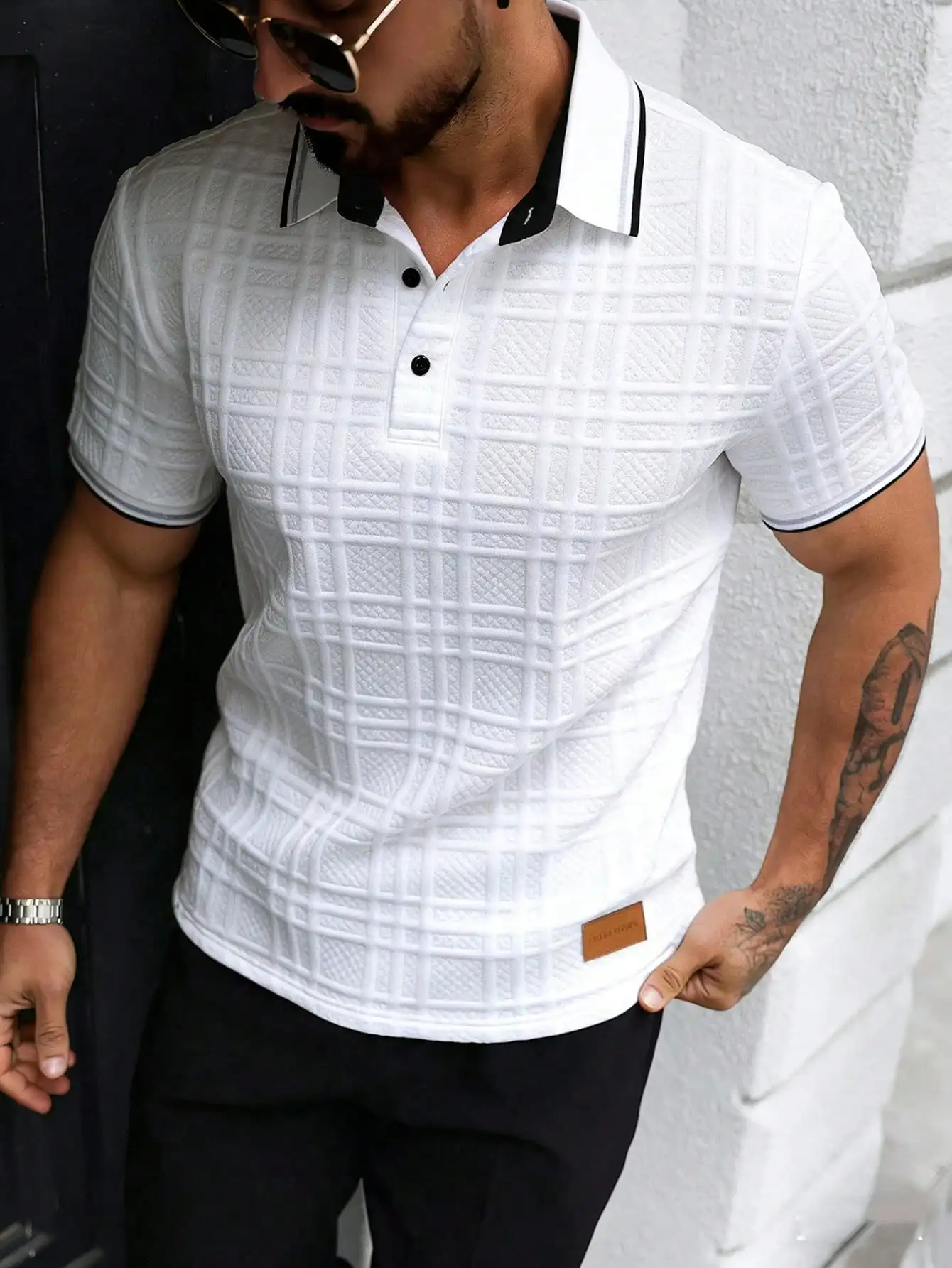 

Men's White Textured Grid Pattern Short Sleeve Polo Shirt