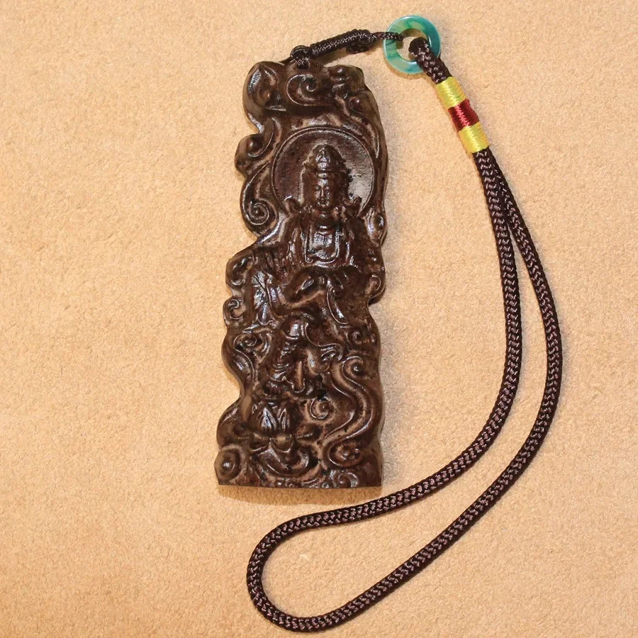 

free shipping Vietnam Agarwood Avalokitesvara pendant pendant key ring carved wood Avalokitesvara Pendant wholesale jewelry men