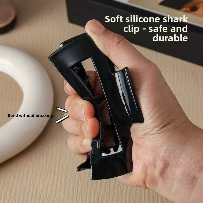 

Безопасная мягкая силиконовая заколка в виде акулы, квадратная/дуга/крестовая защита от столкновений для задней части головы, женская заколка для волос от падения