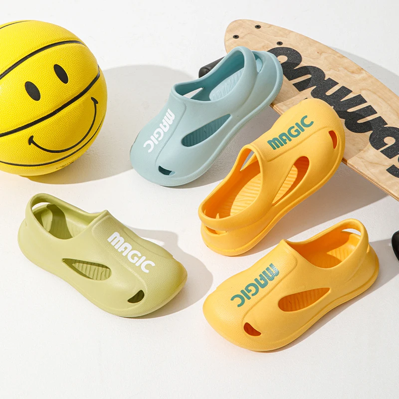 Warrior-EVA Decal Hollow Sandals para crianças, sapatos de praia antiderrapantes para crianças, sandálias suaves de verão, personalidade interior e