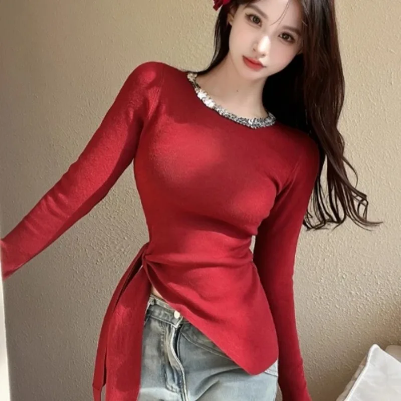 

Шикарный и элегантный свитер во французском стиле с круглым вырезом и блестками, с длинными рукавами, нерегулярный утягивающий низ, топ на весну и осень