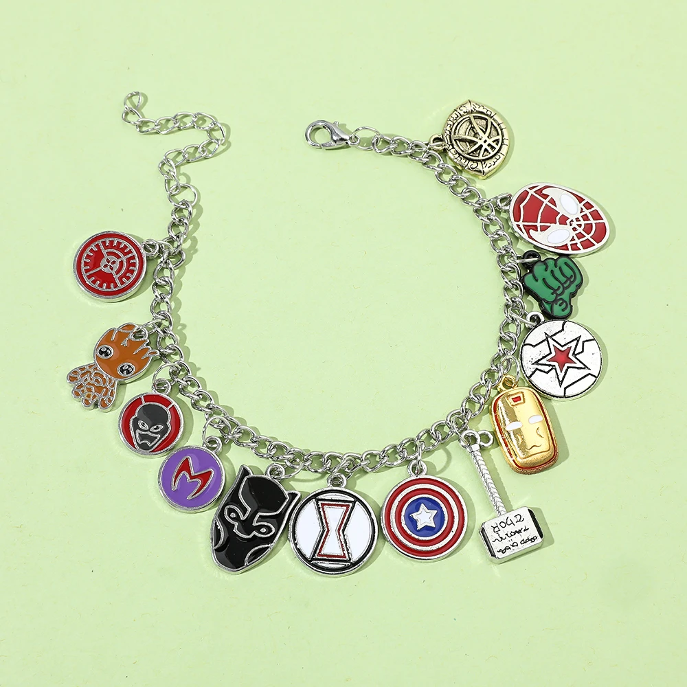 Pulsera con colgante de Los Vengadores para hombre, brazalete de cuentas de superhéroes de Marvel, Capitán América, Spider Man, accesorios para regalo de juguete