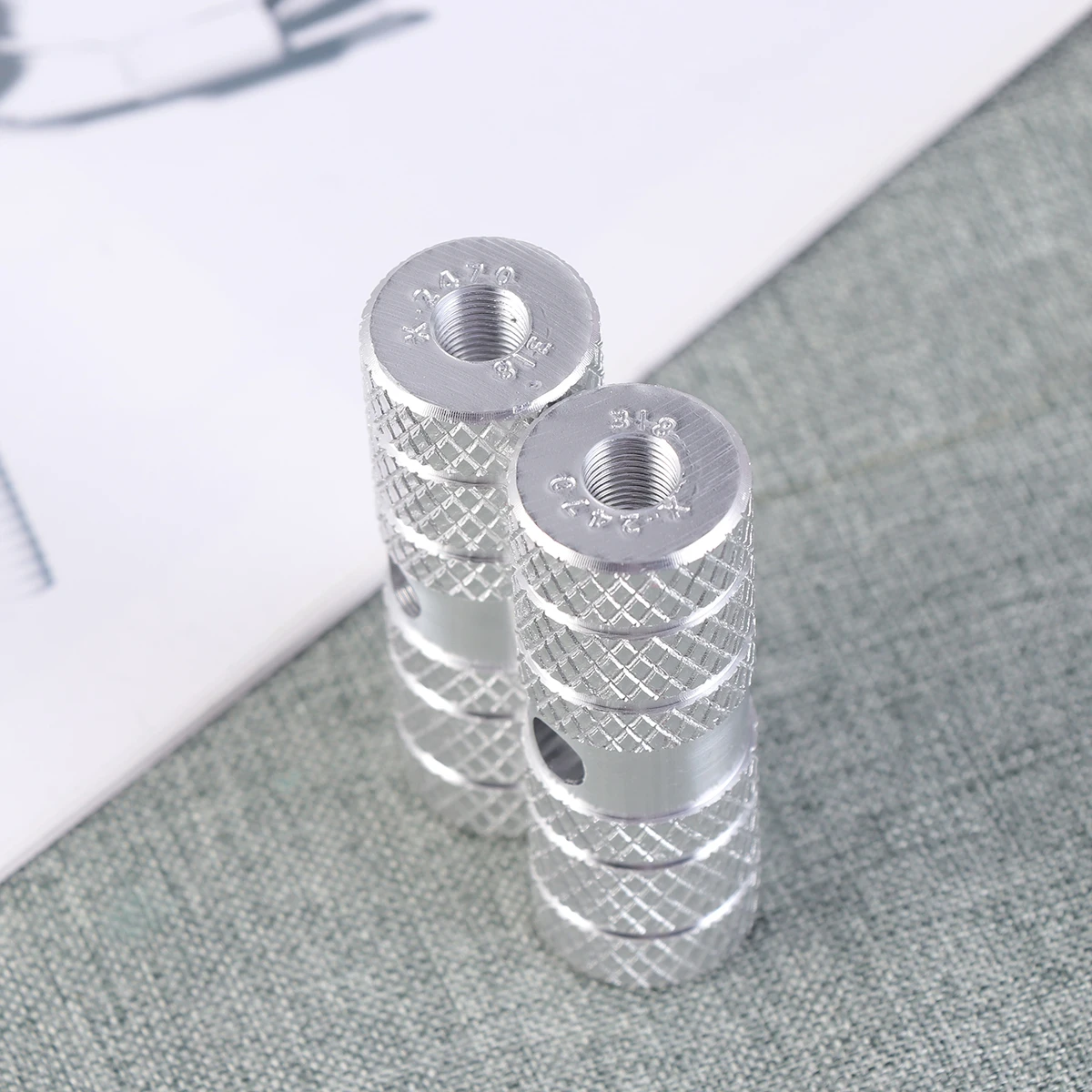 

Aluminum Alloy Bike Cylinder Stunt Pegs 9.5Mm 10Mm Quick Release Axle For Mountain Bicycle Footpeg Riding Accessory