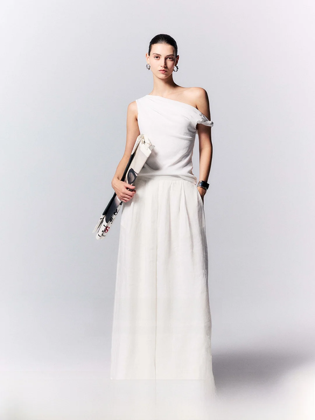 

Женская летняя футболка Ele Svel T-irt, новая модель Luna7xi, белая, с дизайнерским узлом, из шелка, приталенная, для повседневной носки