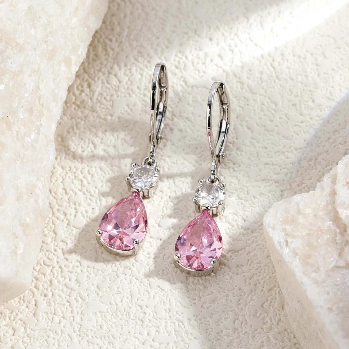 2026 Wedding Party Eternal Fashion Accessories Waterdrop Geometry Trendy Cube Zirconia Crystal Pendant