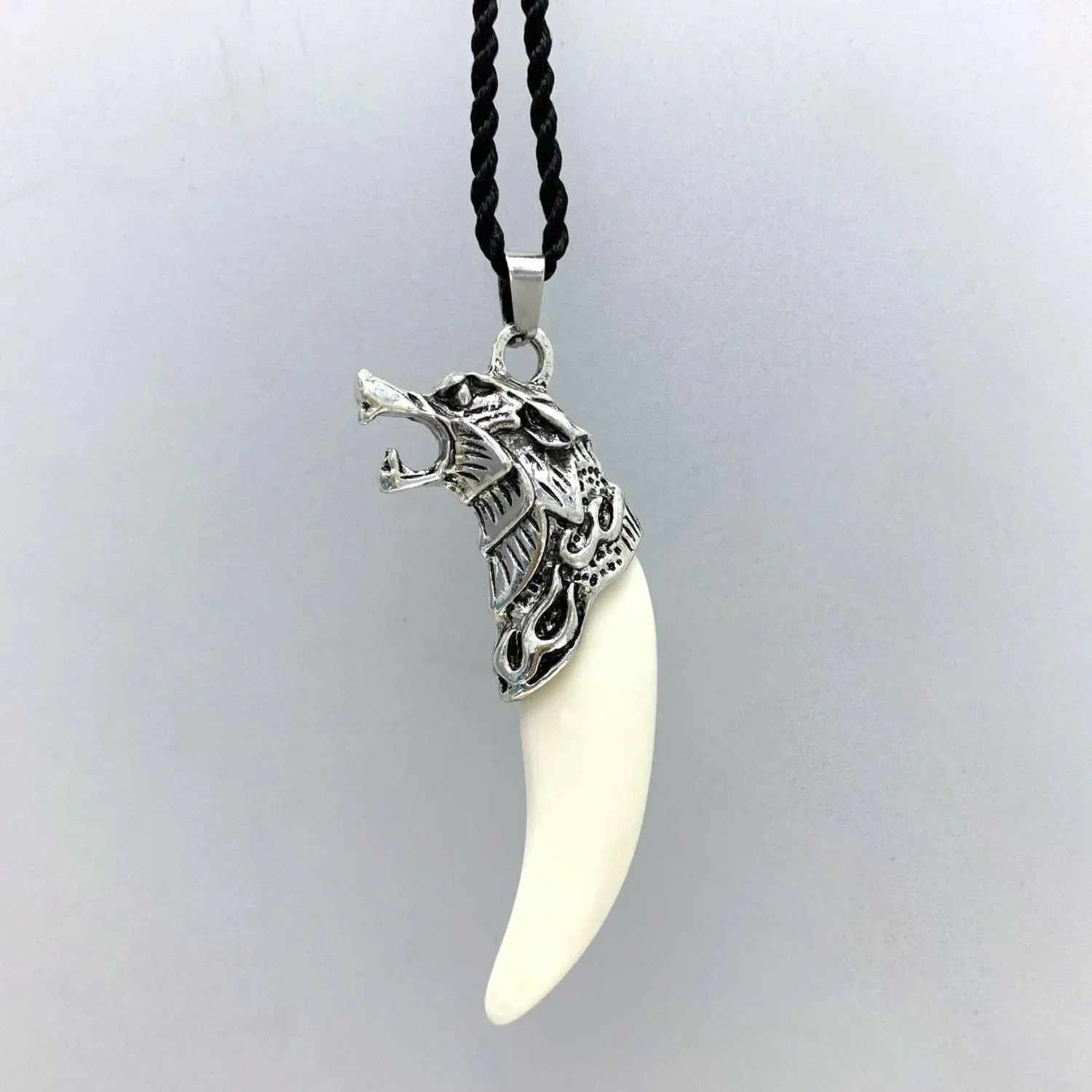 Vintage Silver Plated Wolf Tooth Pendant Necklace Acrylic White Tooth Charms Beads Sweater Chain Rope Amulet Gift