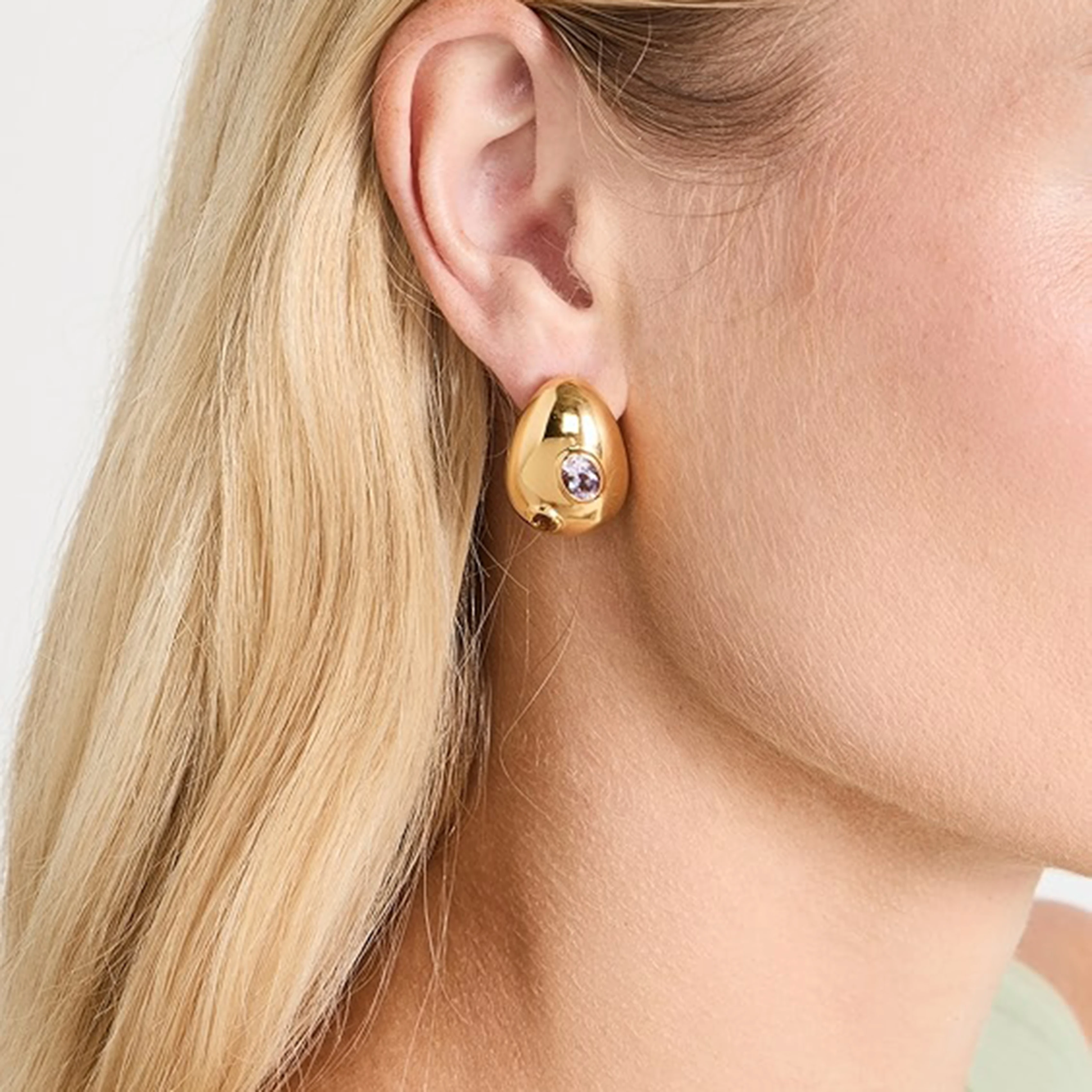 

AIKOER Minimalist 18k Gold Color Plated Stainless Steel Chubby Water Drop Shaped Zircon Earrings Colorful Earrings Women's Acces