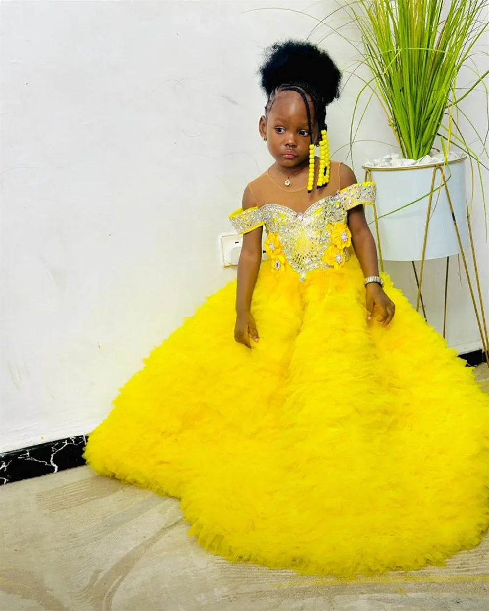 

Customized Yellow Crystals Sweetheart Pleat Luxury Flower Girl Dresses Bow Off Shoulder Floor Length O Neck First Communion Gown