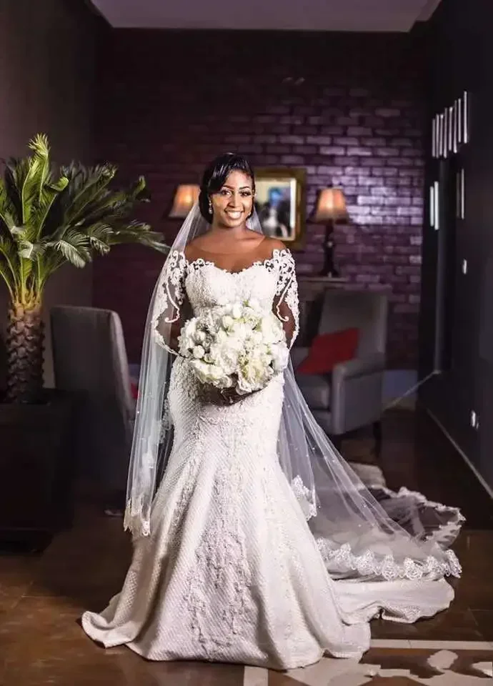 Aangepaste prachtige scoop Afrikaanse geappliceerde kant kralen bruidsjurken plus size trompet zeemeermin bruidsjurken met lange mouwen
