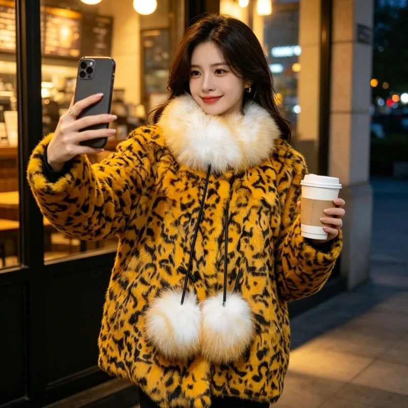 2026 New Leopard Print Real Fur Rabbit Fur Jacket Fur Collar Fox Hair Girls Should Wear Beautifully Temperament Commuting Coat