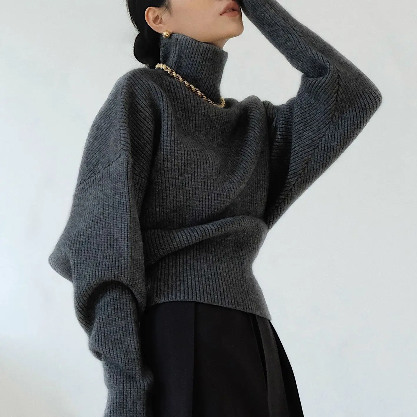 High Neck Bat Sleeve Sweater French Style Waist Cinched Short Pullover Knit Sweater Design New Versatile Style