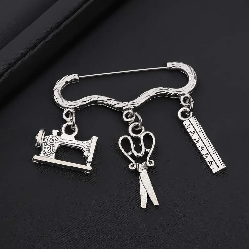 1Pcs Tailor Brooch Sewing Machine Alloy Creative Clothing Accessory Party Decoration Designer Gift Scissor Pendant