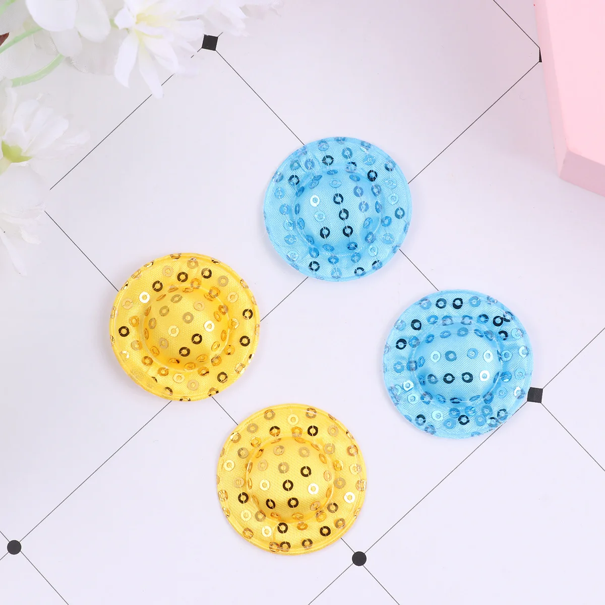 24 Peças de Mini Chapéus Brilhantes com Lantejoulas para Artesanato, Decoração DIY, Suprimentos para Festas, Mini Bonés para Fantoches e Ursos