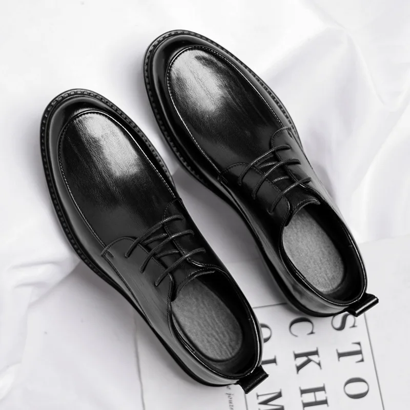 Zapatos de hombre, zapatos de cuero, ropa formal de negocios de otoño, zapatos de vestir informales de suela blanda de estilo británico para novio de boda