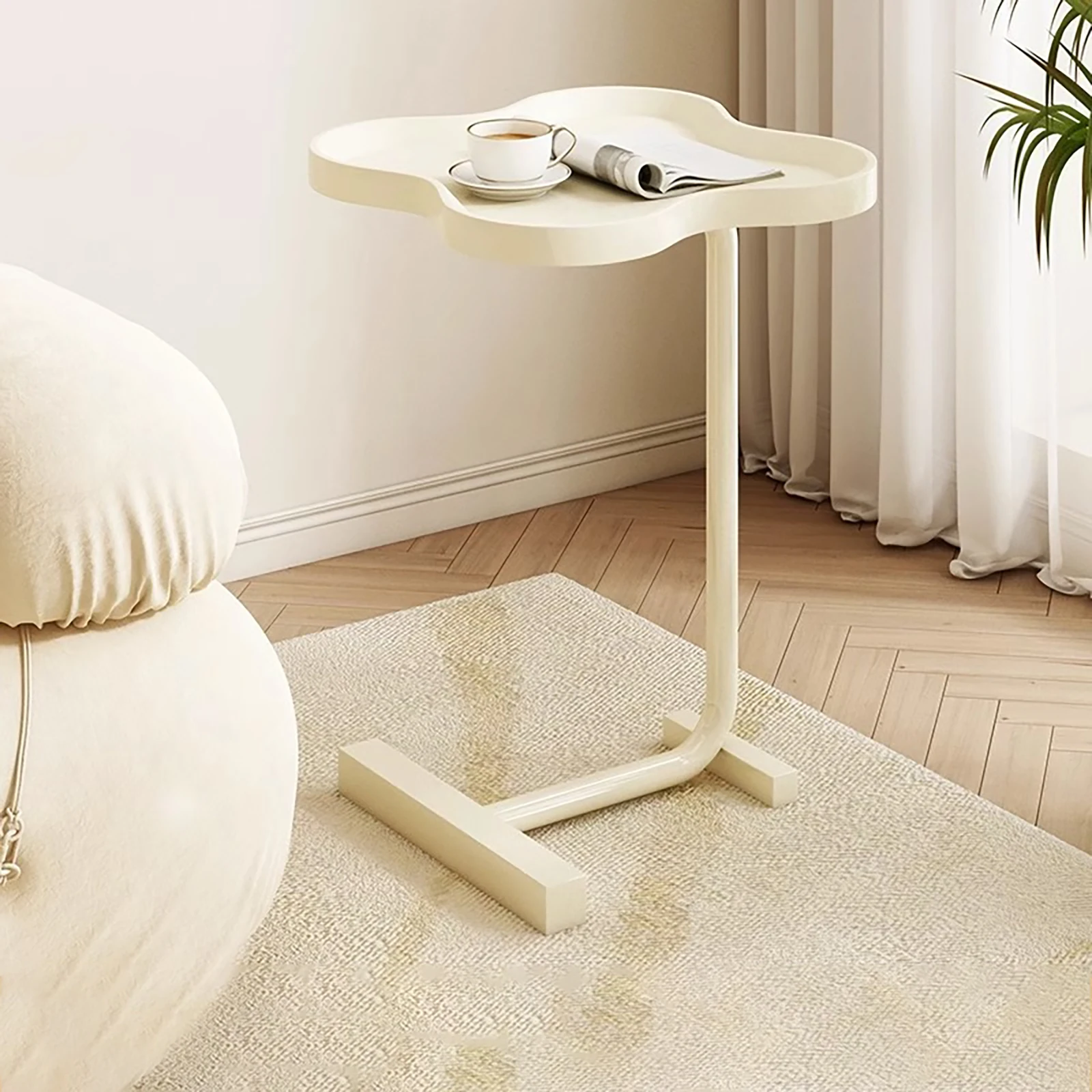 White Modern Flower Shaped MDF Iron Freestanding End Table, Side Table, Modern End Table