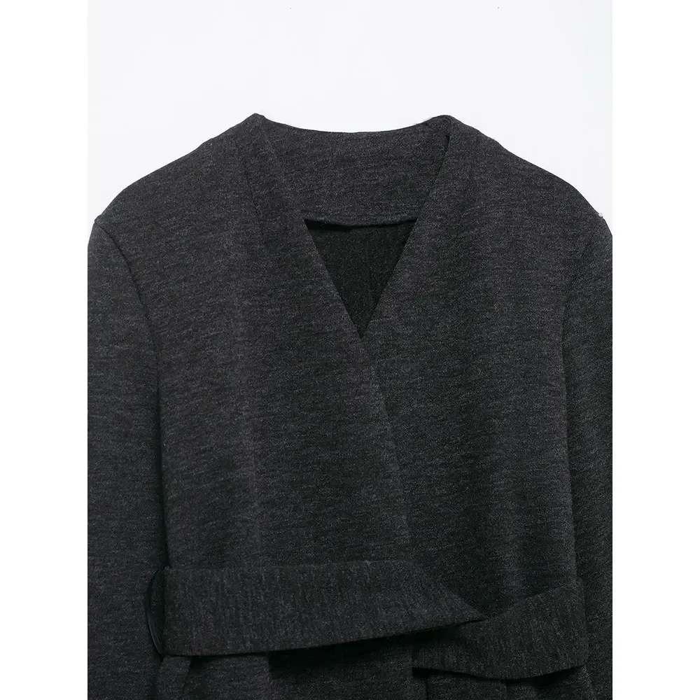 เสื้อแจ็คเก็ตสีดำสไตล์วินเทจสำหรับผู้หญิง พร้อมเข็มขัด คอวี แขนยาว ดีไซน์หรูหรา ทันสมัย