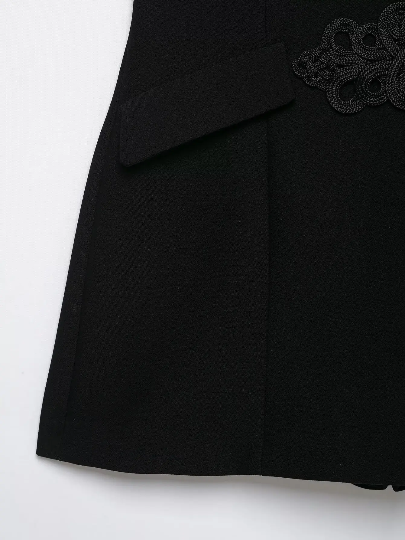 TFMLN 2026 Damen Trend Halter V-Ausschnitt Playsuit Einfarbig Ärmellos Rückenfreier Shorts Eleganter Streetwear-Anzug Schicke Knopf-Dekoration – Detail 5