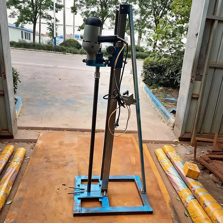 

Индивидуальная электрическая буровая установка на стойке для водяных скважин, 60 м, с высоким крутящим моментом, простая в обслуживании, для животноводства