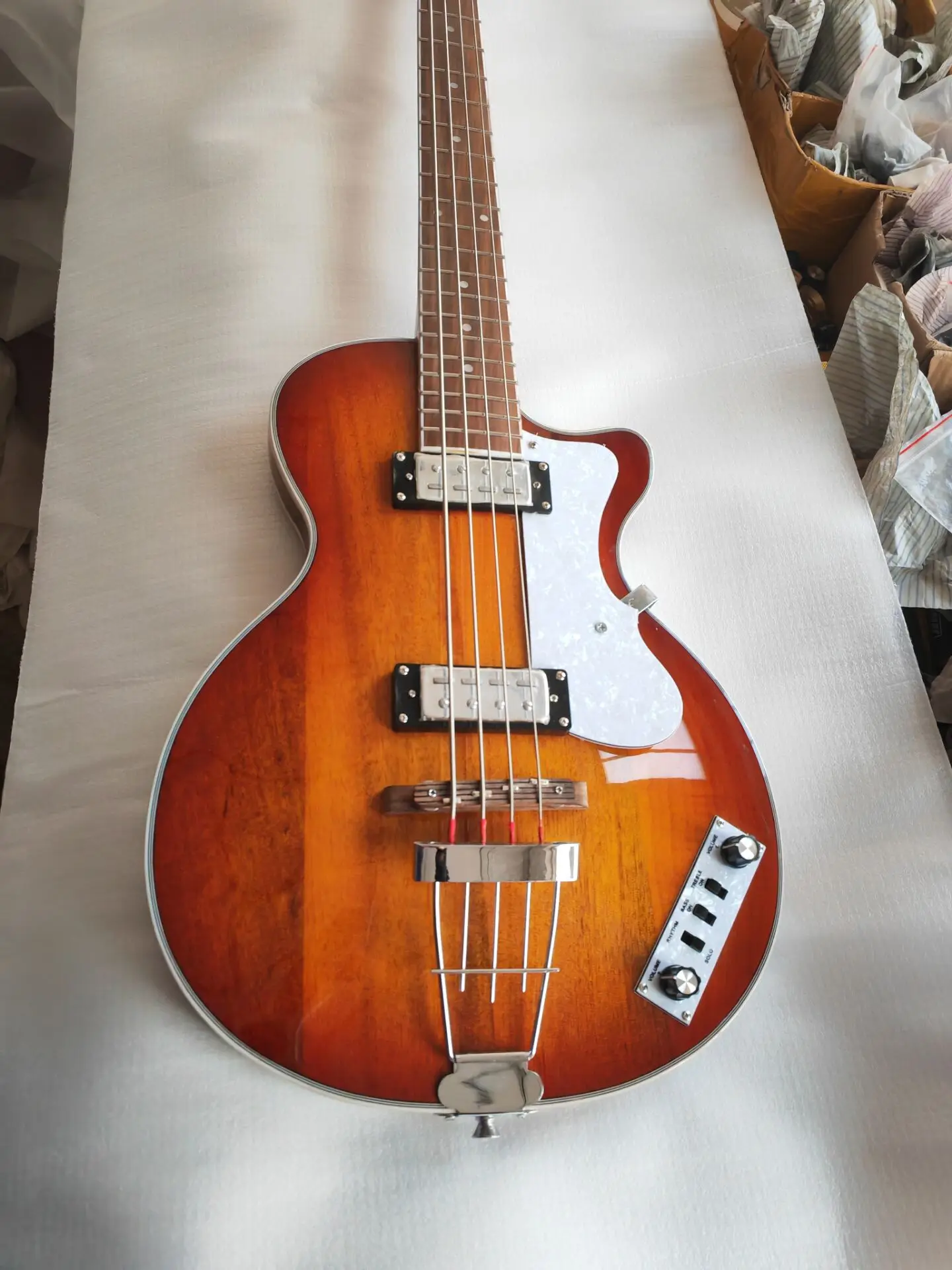 Custom  Electric Bass Guitar 4 Strings Vintage Sunburst Violin Bass Staple Pickups Professional Bass