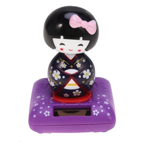 Kreatives lila Kimono Doll Car Ornament Solarenergiedekoration Innenraum des Auto 4 Hauptverkauf Maiko Solar - №1