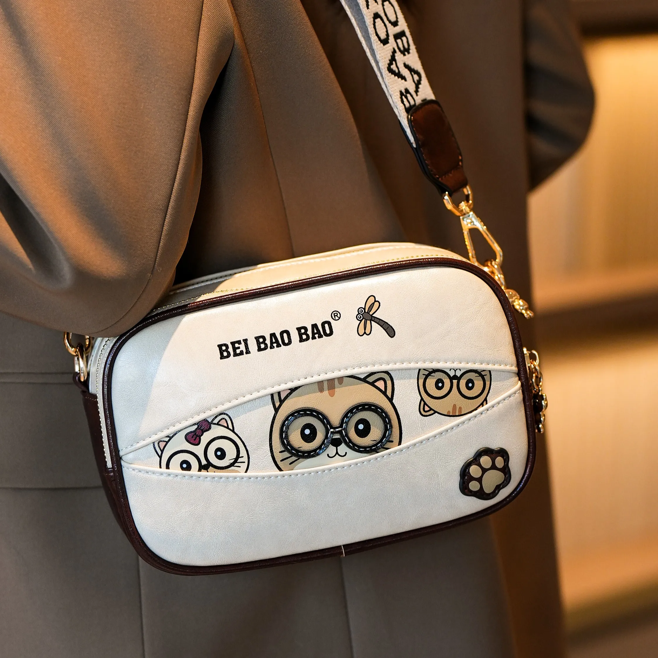 

Ladies Cartoon Bear Design Crossbody Bag Cute Casual Fashion Small Flap Bag Versatile Ladies Women Shoulder Bag Messenger Purse