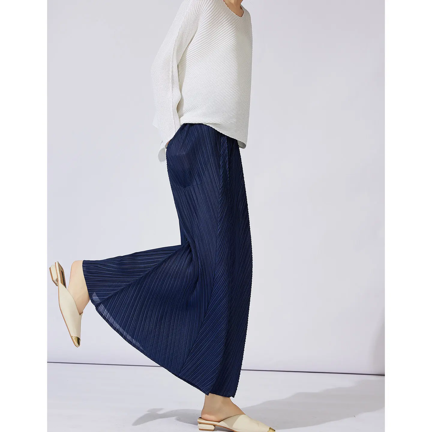 

Miyake Pleated 2026 Spring Hundred Casual Pants Women Solid Color Loose Fashion Fashionable and Comfortable Wide-legged Pants