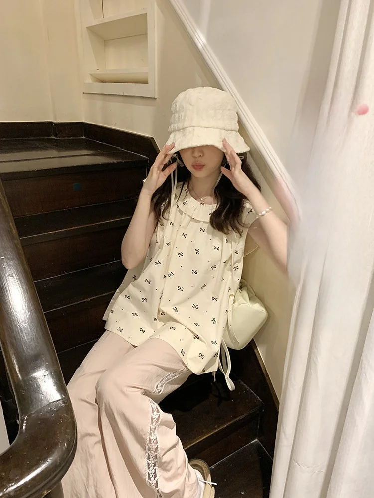 

PtonUmi Floral Lace Collar Casual Women's irt Loose Fit Summer Top Cotton Polyester Blend Easy to Wear Svel Design