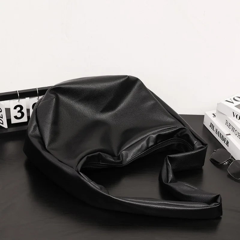 New Men\'s Crossbody Bag Korean Style Dumpling Sling Bags Men Soft PU Leather Shoulder Messenger Bag Large Capacity Travel Bag
